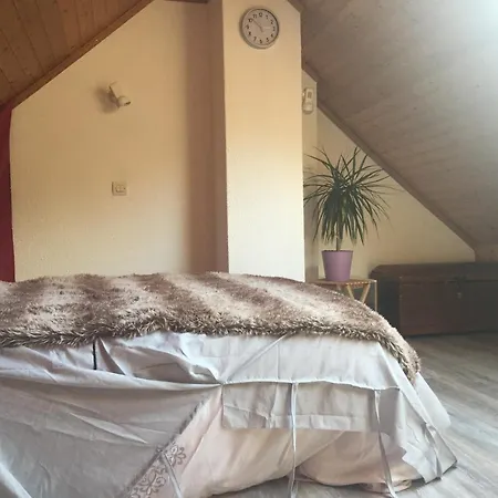 アパート Au Calme ラ・ブレス